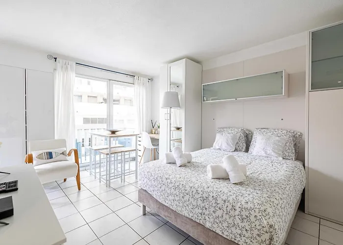 Charming Studio With Pool & Balcony -Heart Of Nice